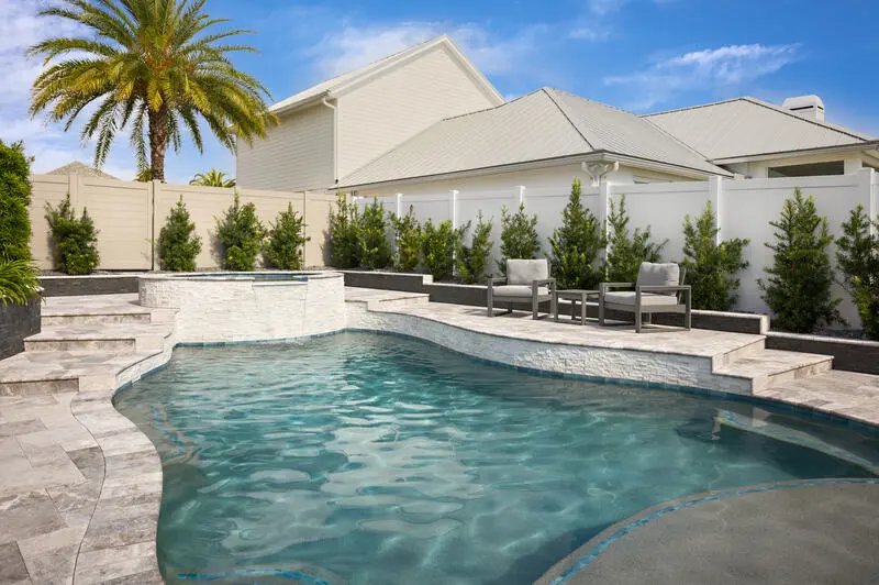 vinyl fencing next to pool in Florida