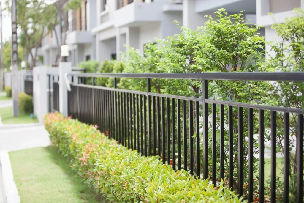 commercial permanent fencing