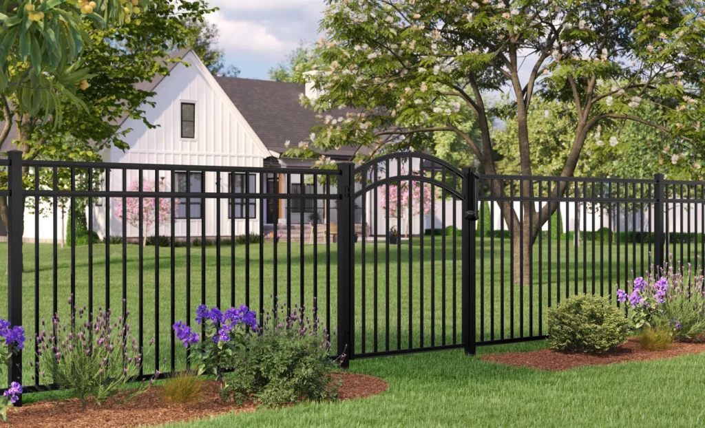 aluminum fencing in backyard